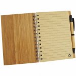 Bloco de anotações ecológico com 65 folhas reciclável, capa de bambu, contém uma caneta ecológica de bambu.