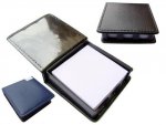 Bloco de anotações, disponível nas cores azul e preto.