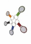 Chaveiro Metal Redondo com detalhes em couro.