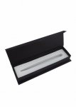 Estojo de papelão com espaço para 01 Caneta, e com plaquinha metalica para gravaçoes.,