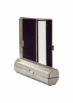 Porta batom em material Inox escovado, com espelho.